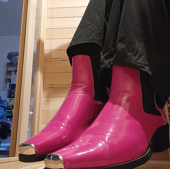 ASOS cuban heel western chelsea boot in pink faux leather with square toe - Picture 3 of 4